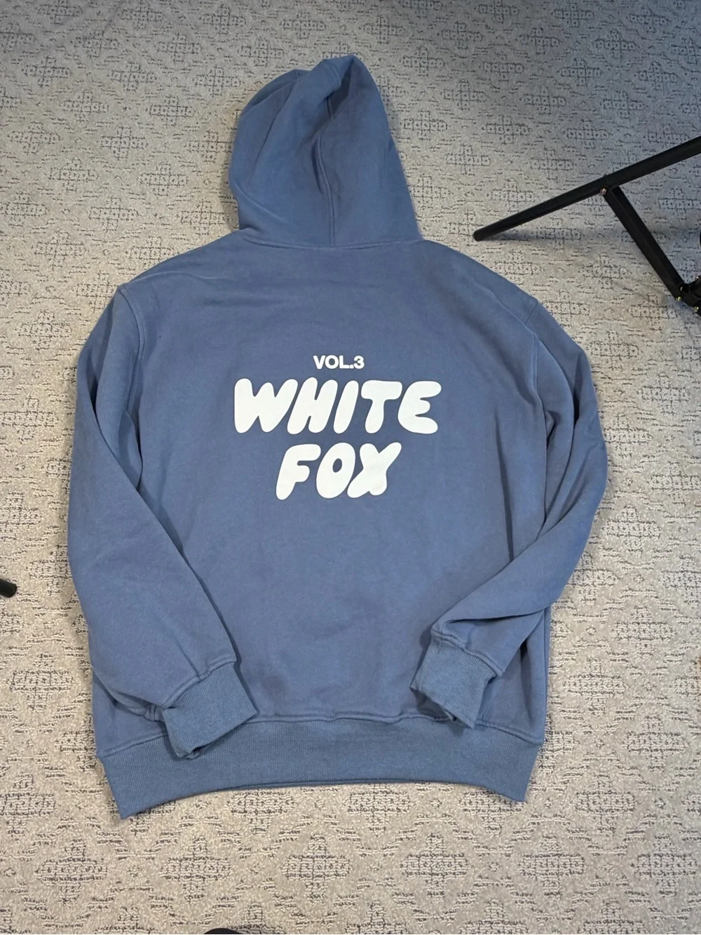 White Fox set NWT/NWOT Vol 3 set Small shorts
Sweatshirt - Picture 7 of 8